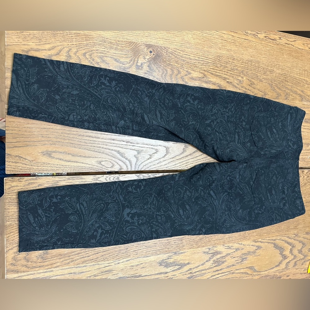 Style & Co. Black Paisley-Texture Leggings